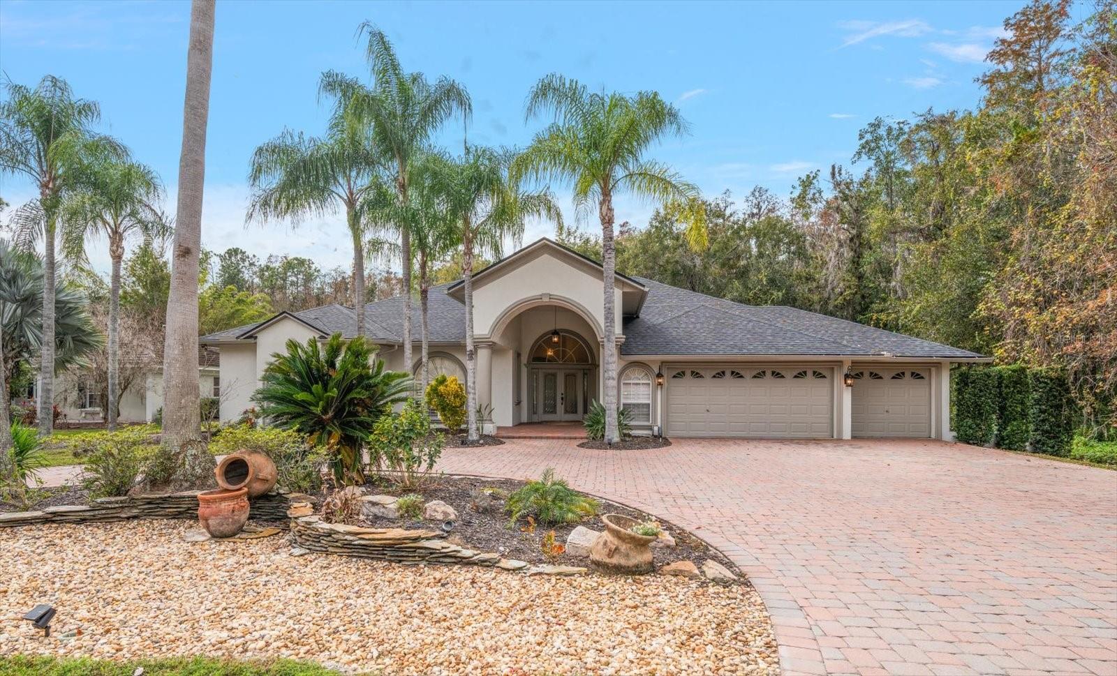 Single Family Residence in WESLEY CHAPEL, FL - Daniel Dourado