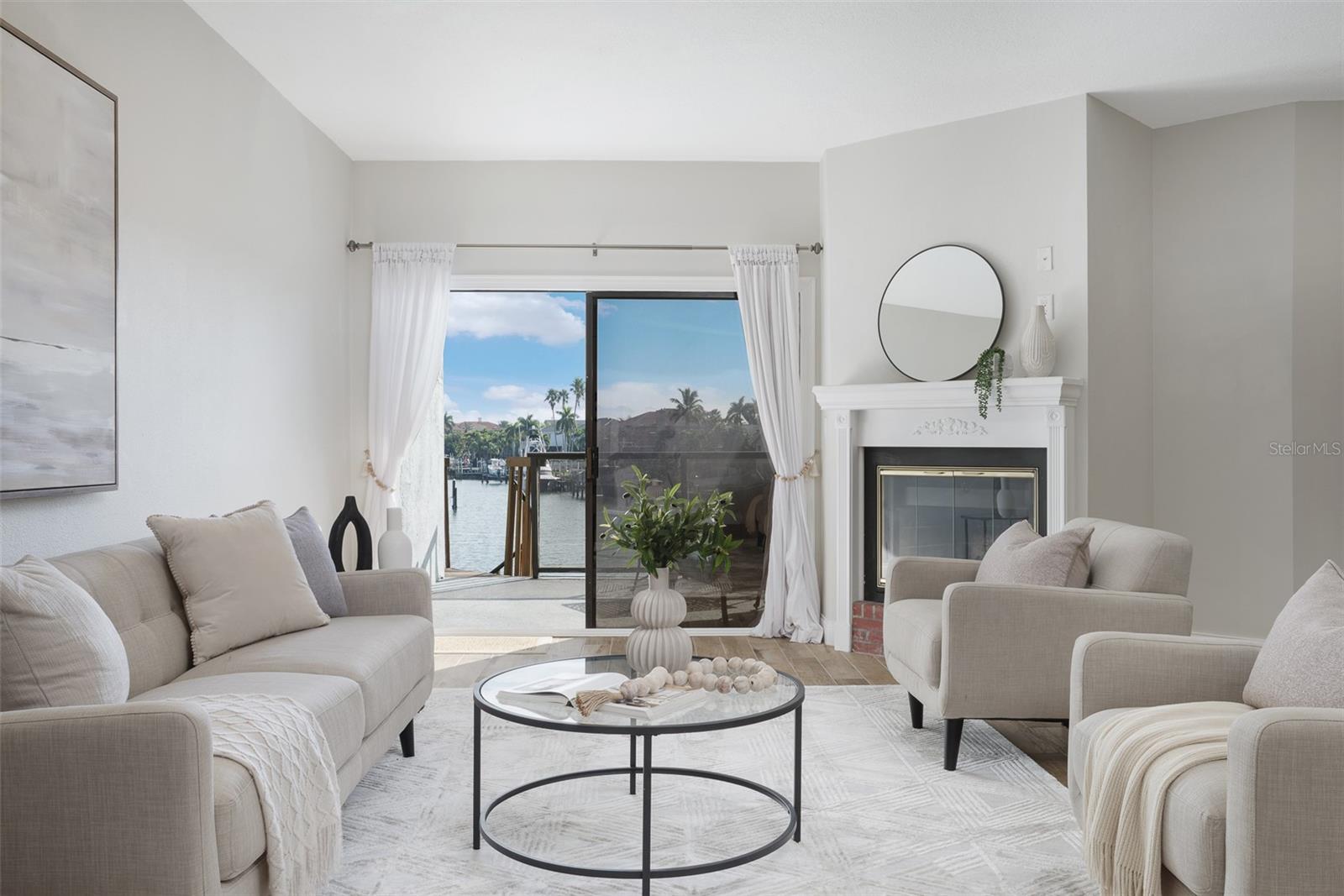 Condominium em TIERRA VERDE, FL - Daniel Dourado