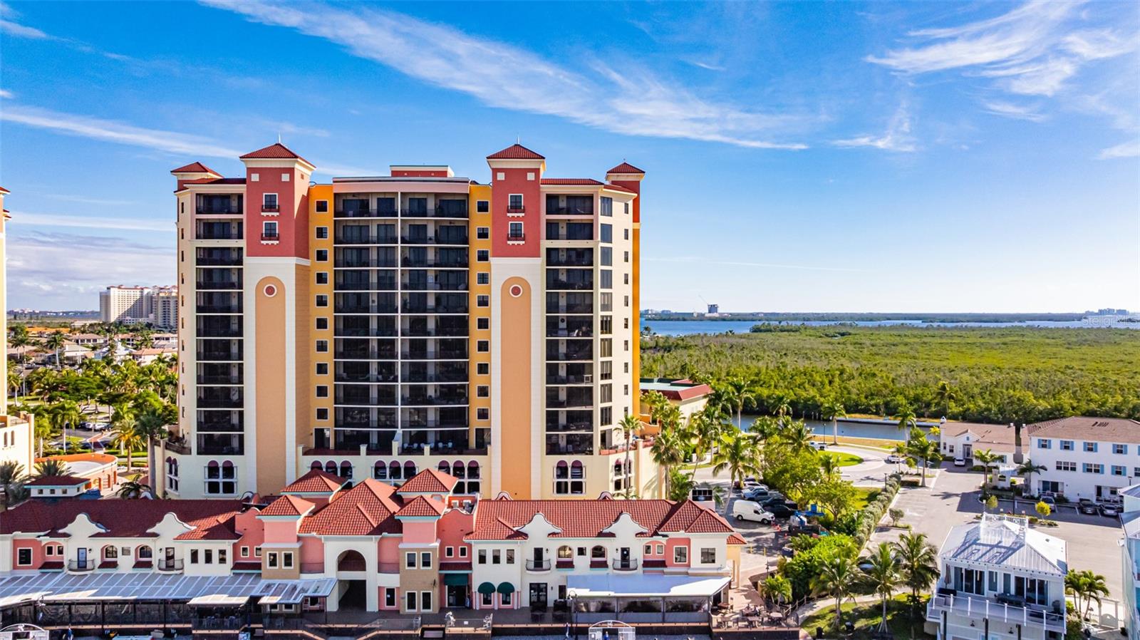 Condominium em CAPE CORAL, FL - Daniel Dourado