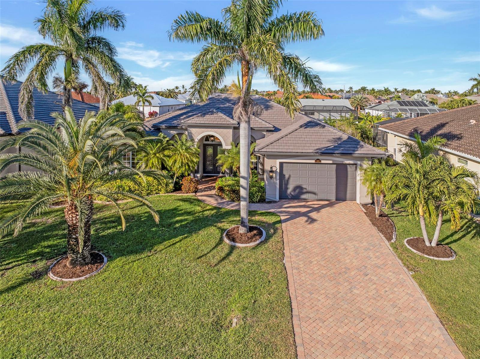 Single Family Residence em CAPE CORAL, FL - Daniel Dourado