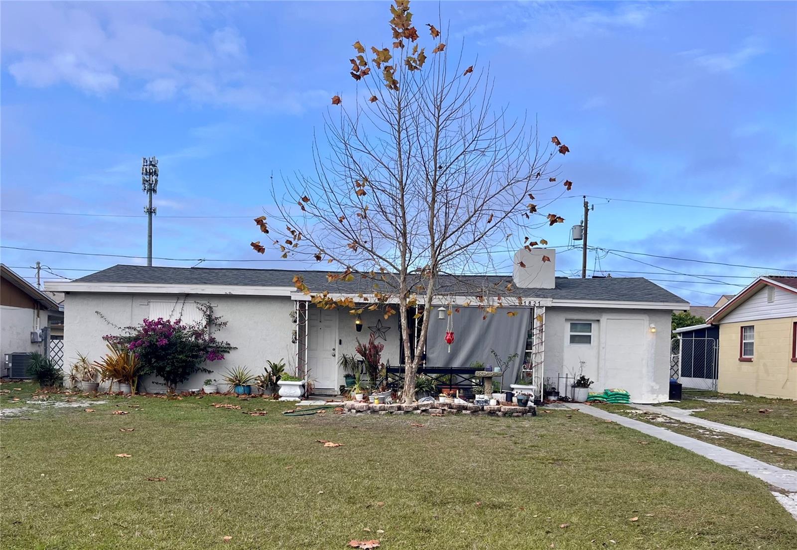 Single Family Residence in HOLIDAY, FL - Daniel Dourado