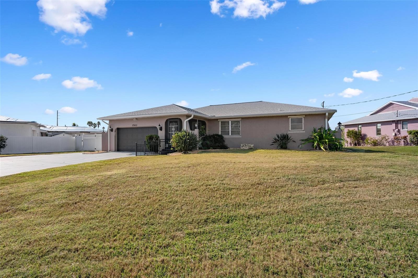 Single Family Residence in NOKOMIS, FL - Daniel Dourado