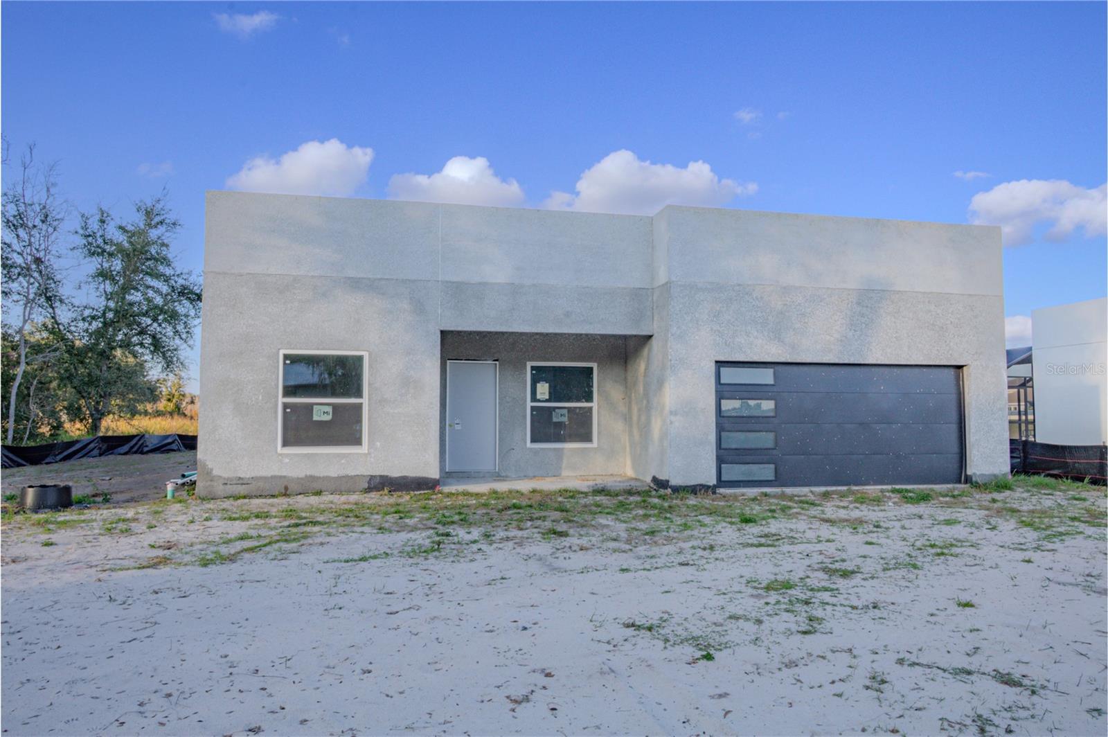 Single Family Residence in DAVENPORT, FL - Daniel Dourado