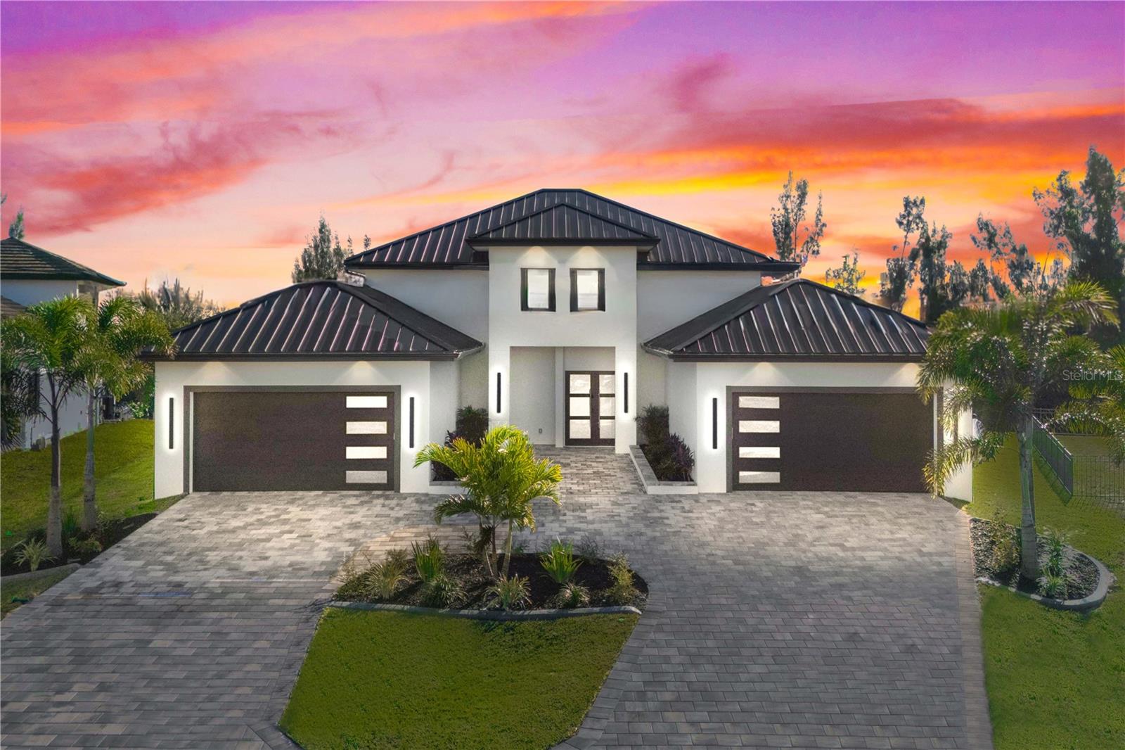 Single Family Residence em CAPE CORAL, FL - Daniel Dourado