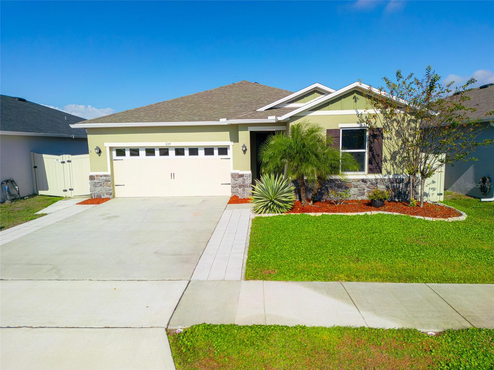 Single Family Residence in WINTER HAVEN, FL - Daniel Dourado