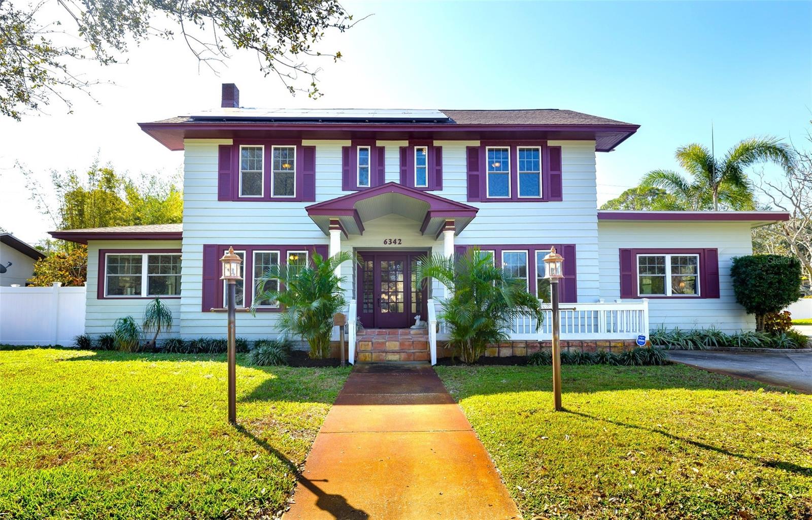 Single Family Residence em ST PETERSBURG, FL - Daniel Dourado