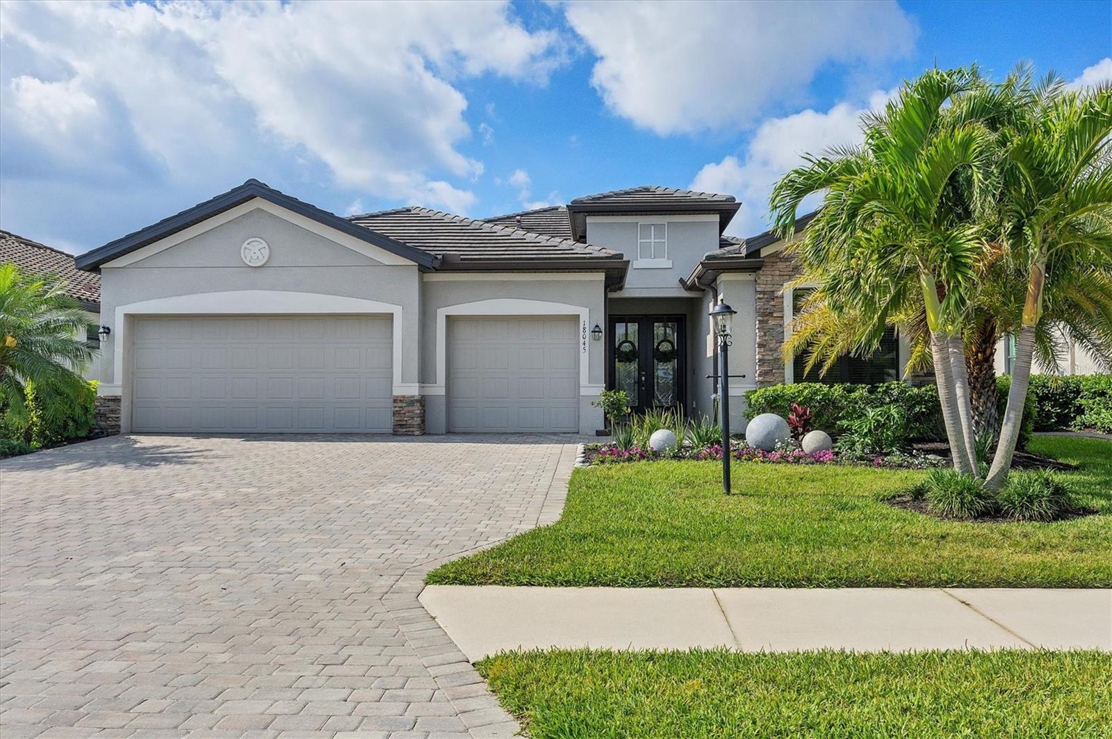Single Family Residence in LAKEWOOD RANCH, FL - Daniel Dourado