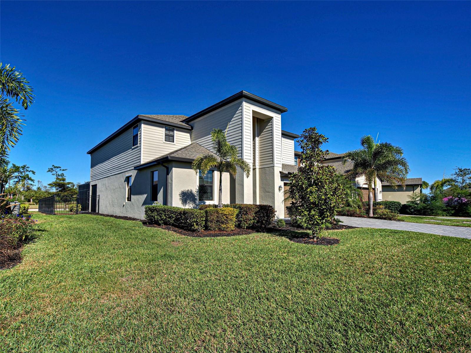 Single Family Residence em PORT CHARLOTTE, FL - Daniel Dourado