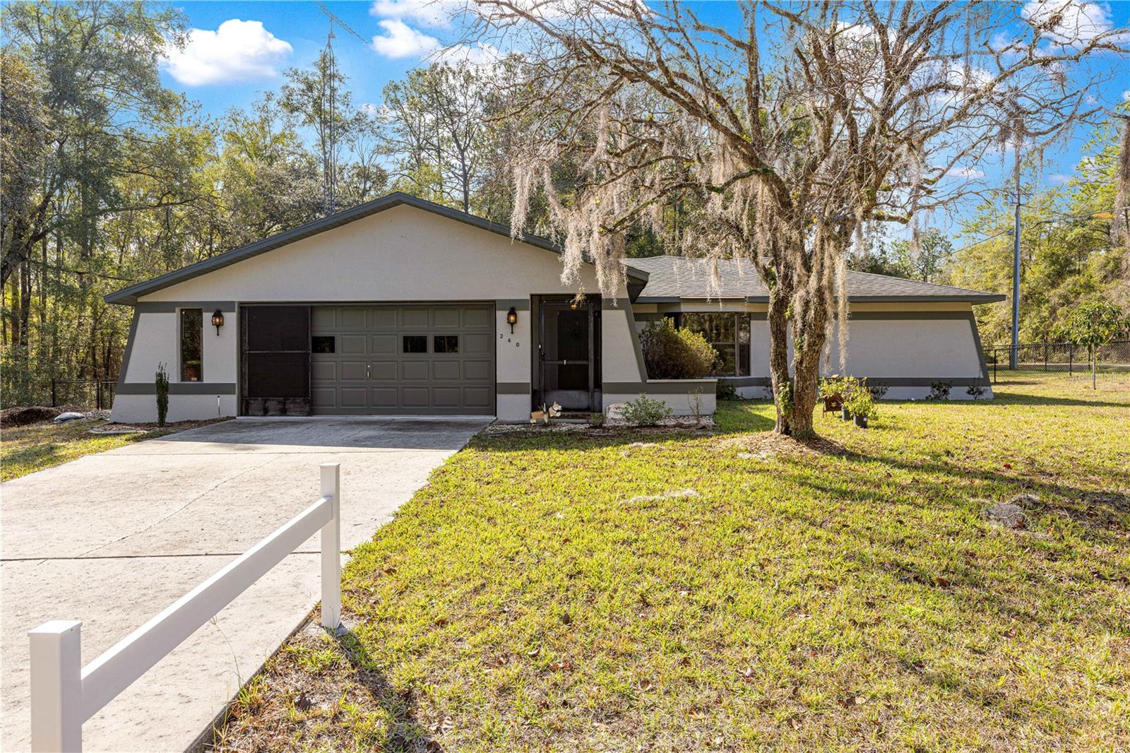 Single Family Residence in CITRUS SPRINGS, FL - Daniel Dourado