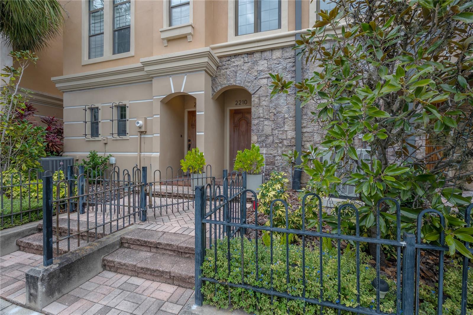 Townhouse in TAMPA, FL - Daniel Dourado