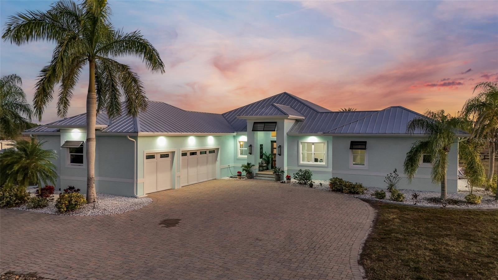 Single Family Residence in PUNTA GORDA, FL - Daniel Dourado