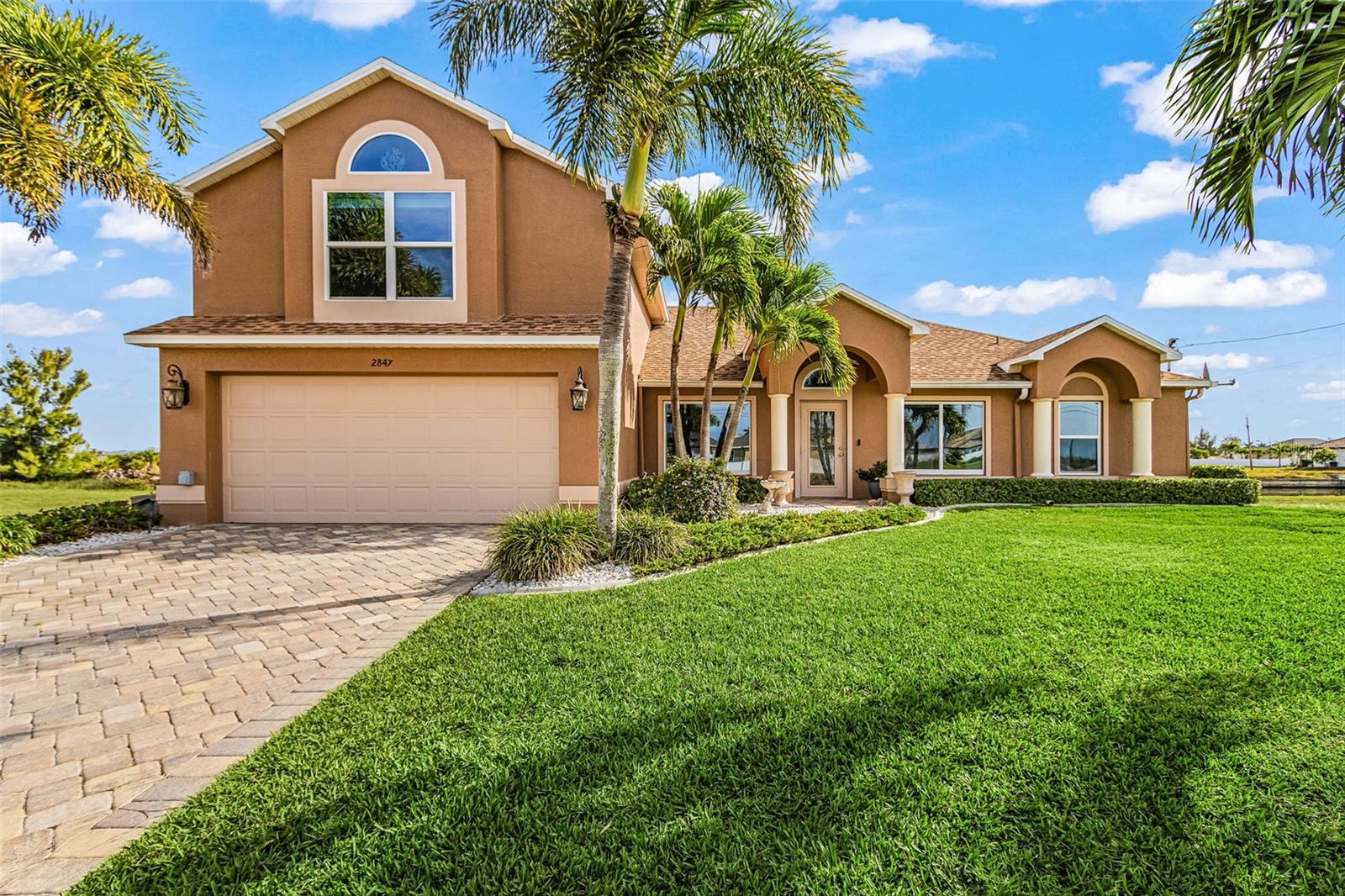 Single Family Residence em CAPE CORAL, FL - Daniel Dourado