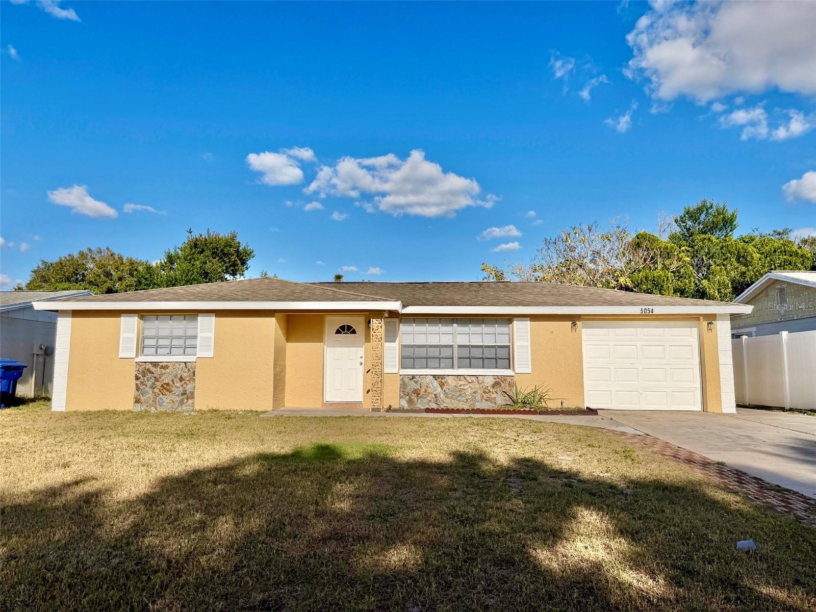 Single Family Residence em NEW PORT RICHEY, FL - Daniel Dourado