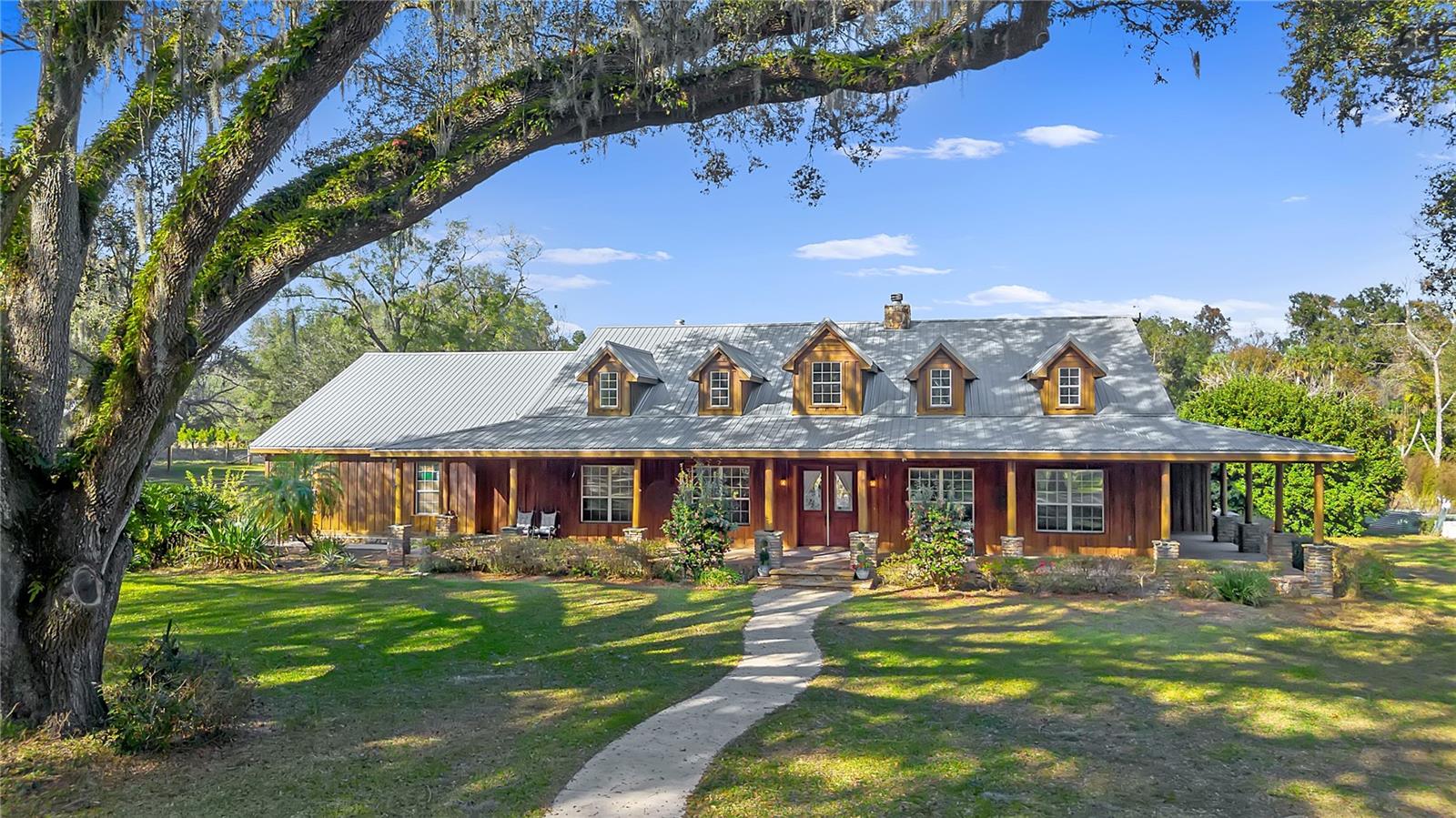 Single Family Residence in EUSTIS, FL - Daniel Dourado