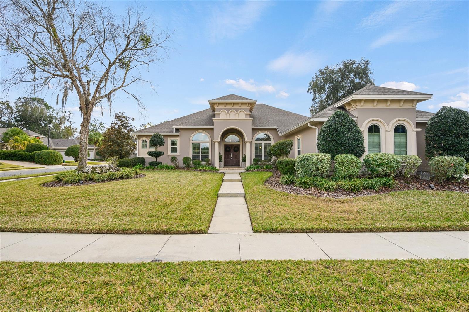 Single Family Residence in NEWBERRY, FL - Daniel Dourado