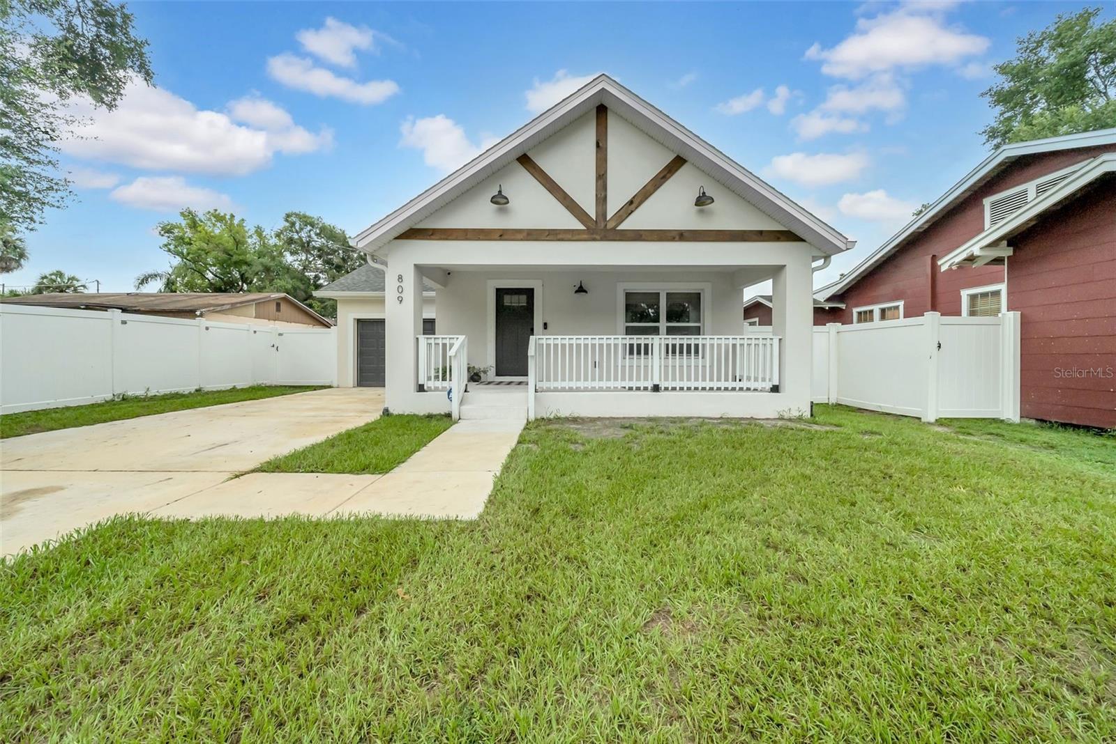 Single Family Residence in TAMPA, FL - Daniel Dourado