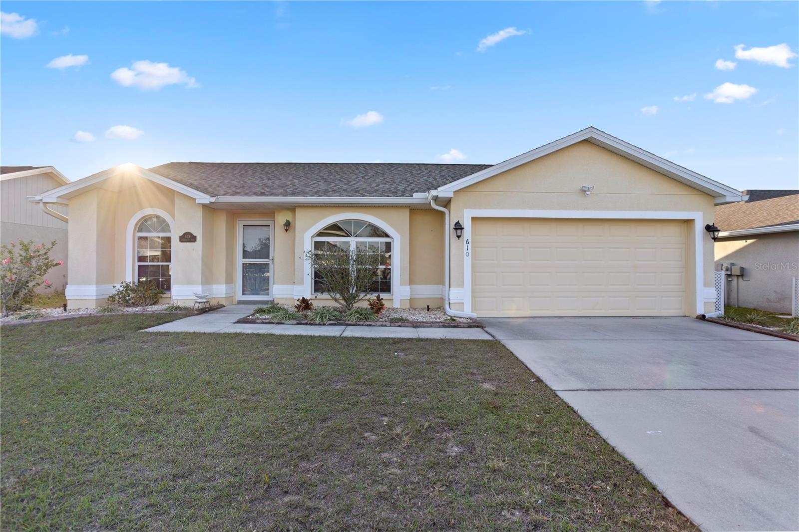 Single Family Residence in HAINES CITY, FL - Daniel Dourado