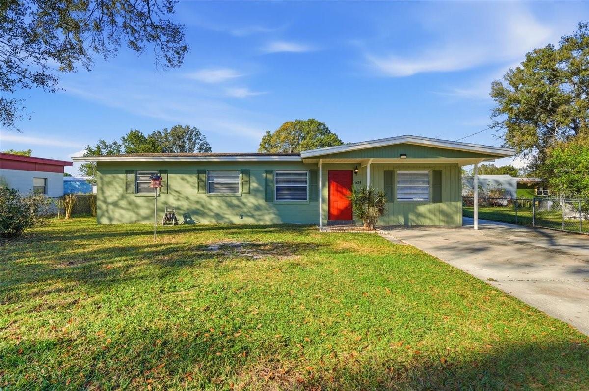 Single Family Residence in AUBURNDALE, FL - Daniel Dourado