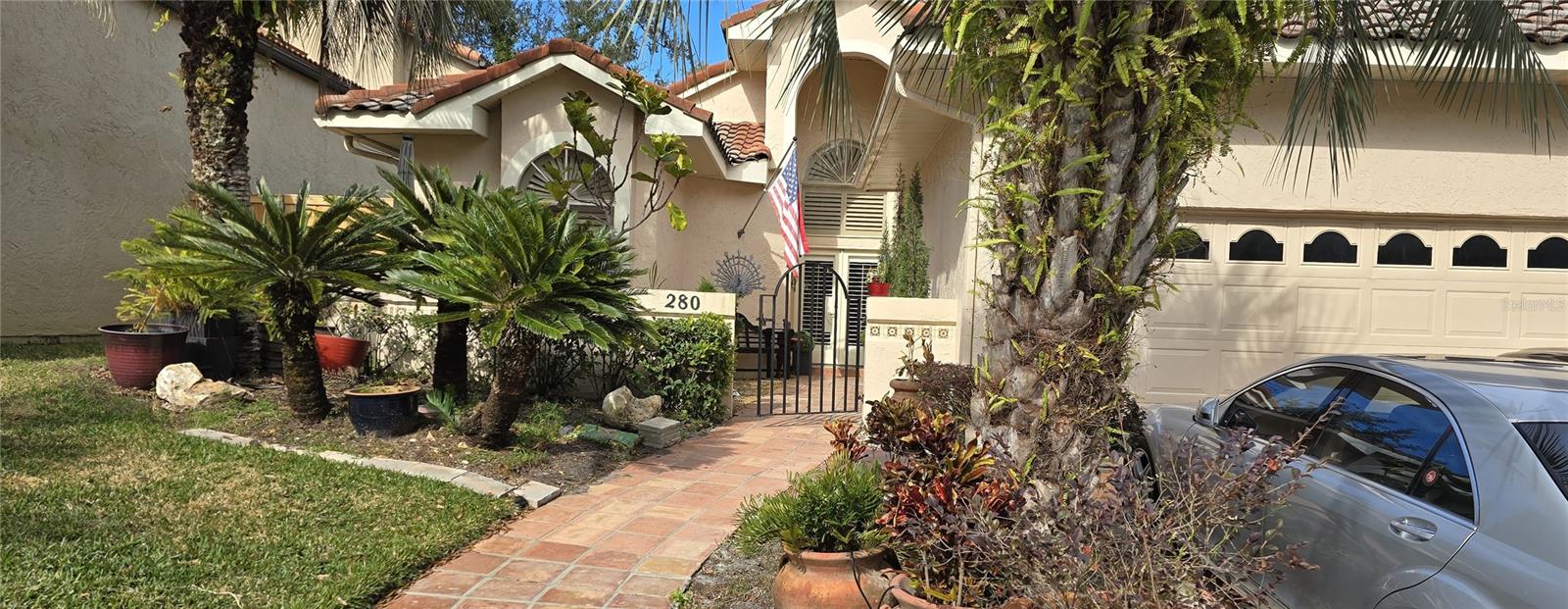 Single Family Residence in LONGWOOD, FL - Daniel Dourado