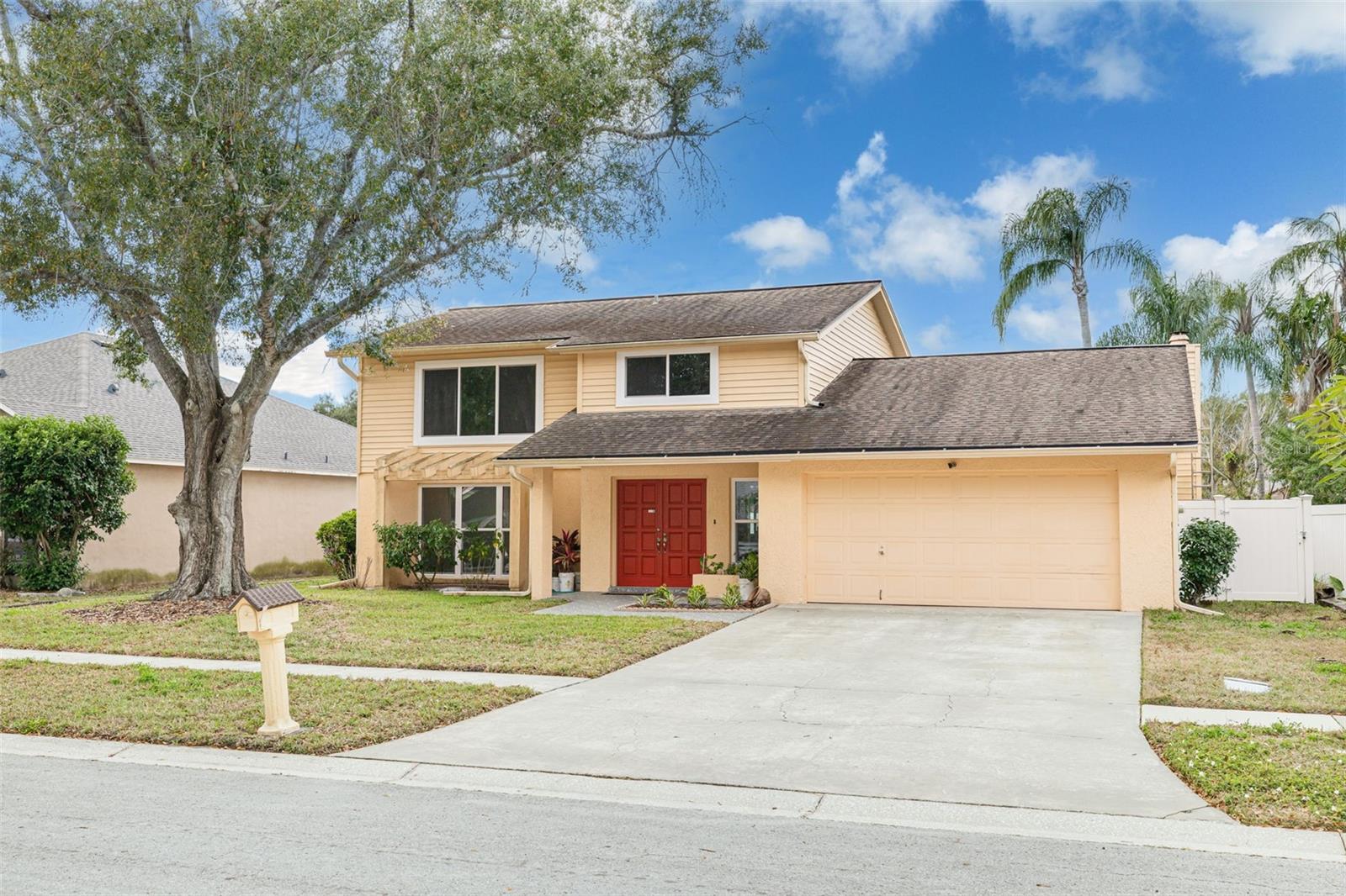 Single Family Residence in TAMPA, FL - Daniel Dourado