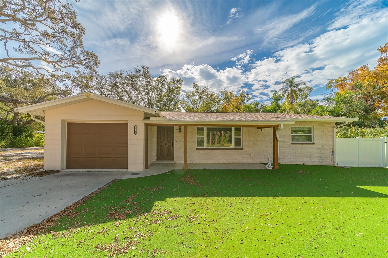 Single Family Residence em ST PETERSBURG, FL - Daniel Dourado