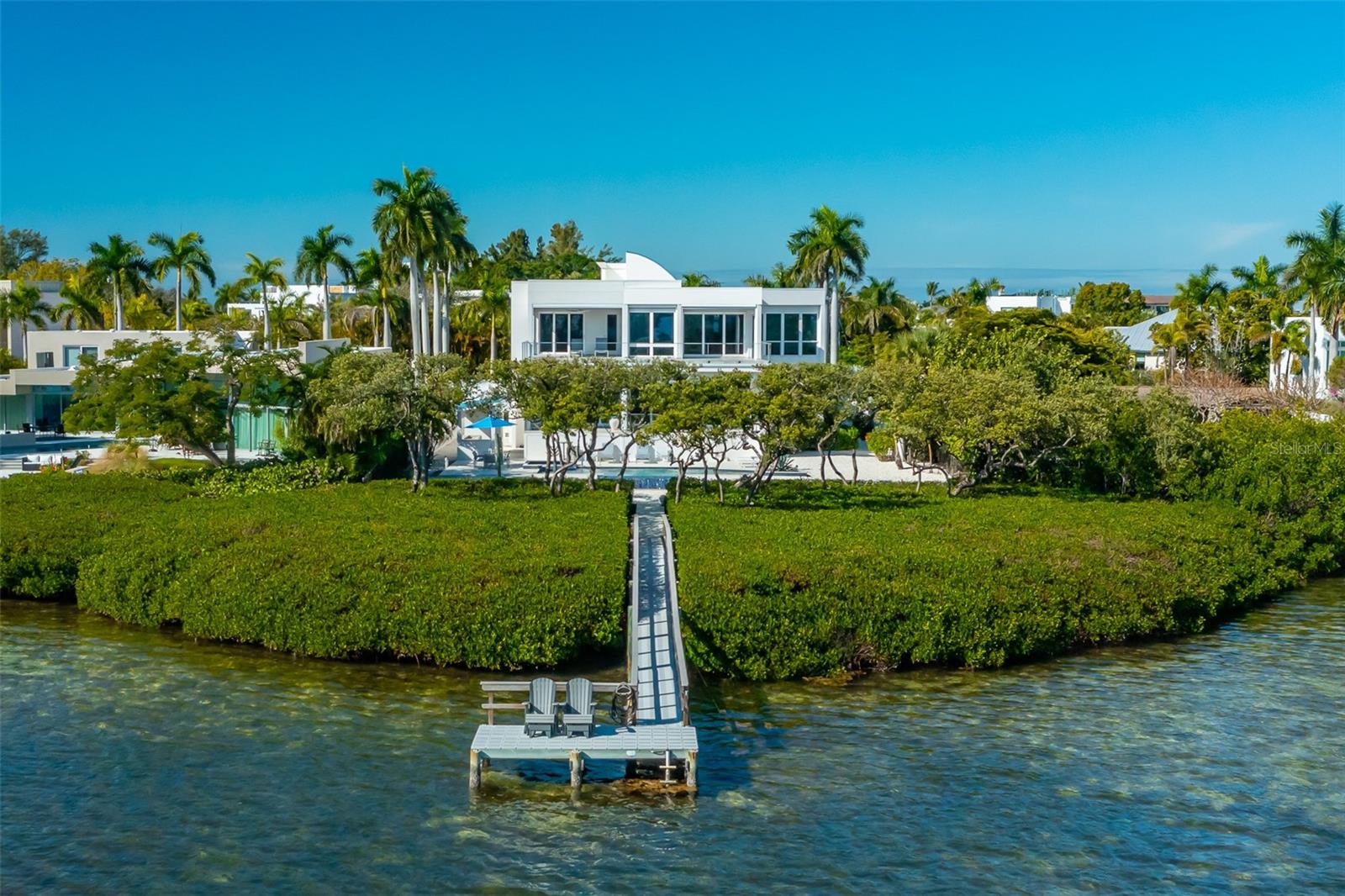 Single Family Residence in SARASOTA, FL - Daniel Dourado