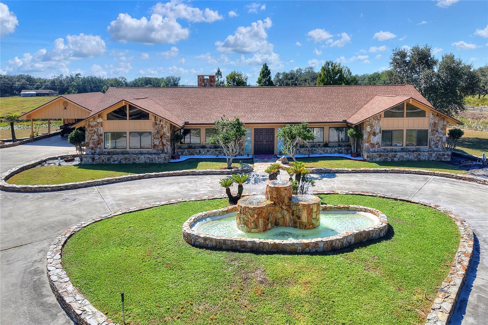 Single Family Residence in ARCADIA, FL - Daniel Dourado