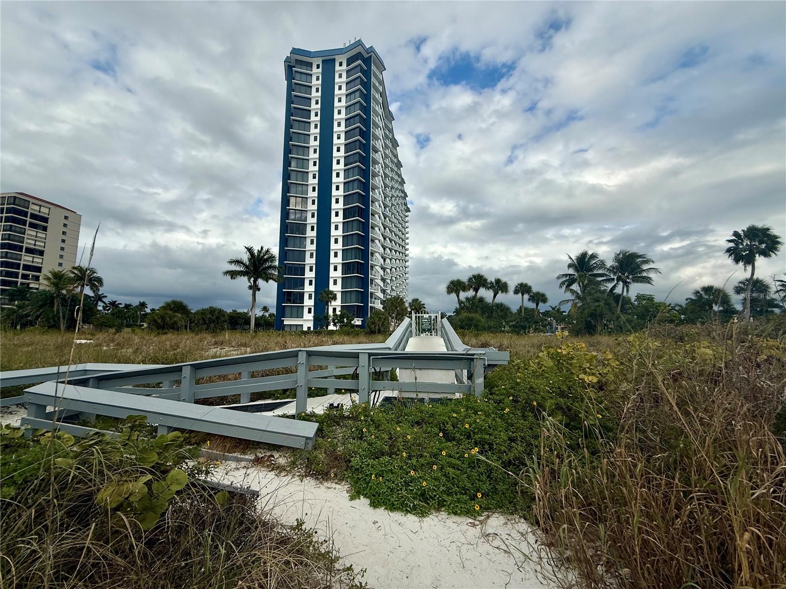 Condominium in MARCO ISLAND, FL - Daniel Dourado
