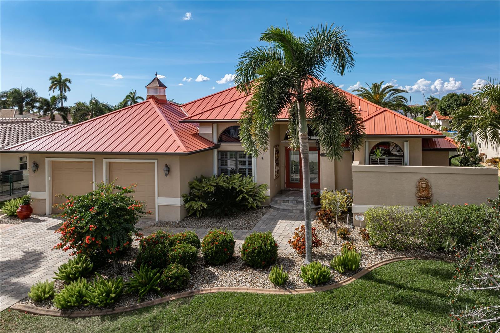 Single Family Residence in PUNTA GORDA, FL - Daniel Dourado