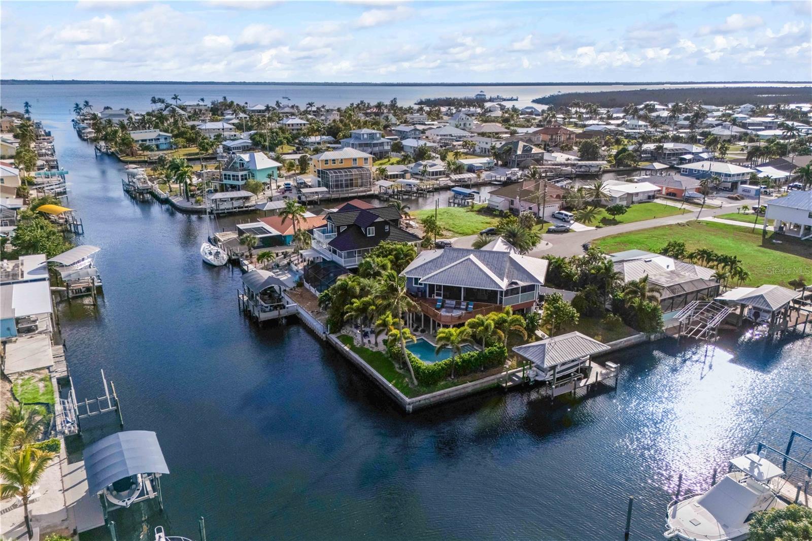 Single Family Residence em ST JAMES CITY, FL - Daniel Dourado