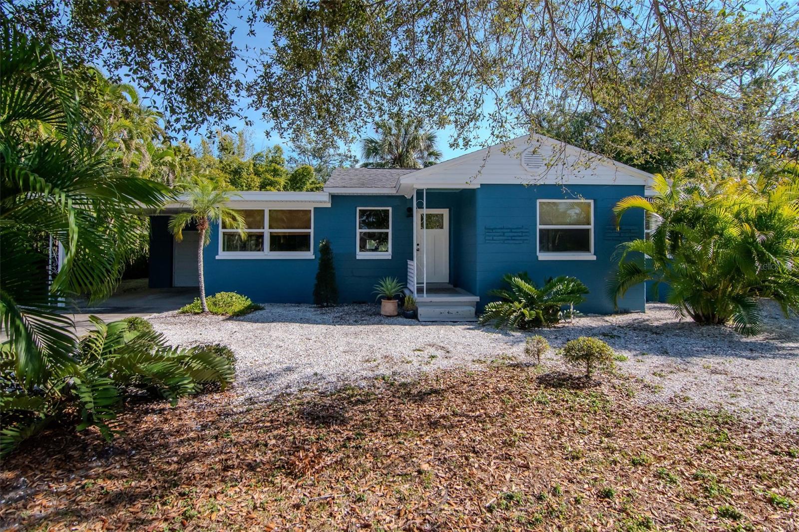 Single Family Residence in TAMPA, FL - Daniel Dourado