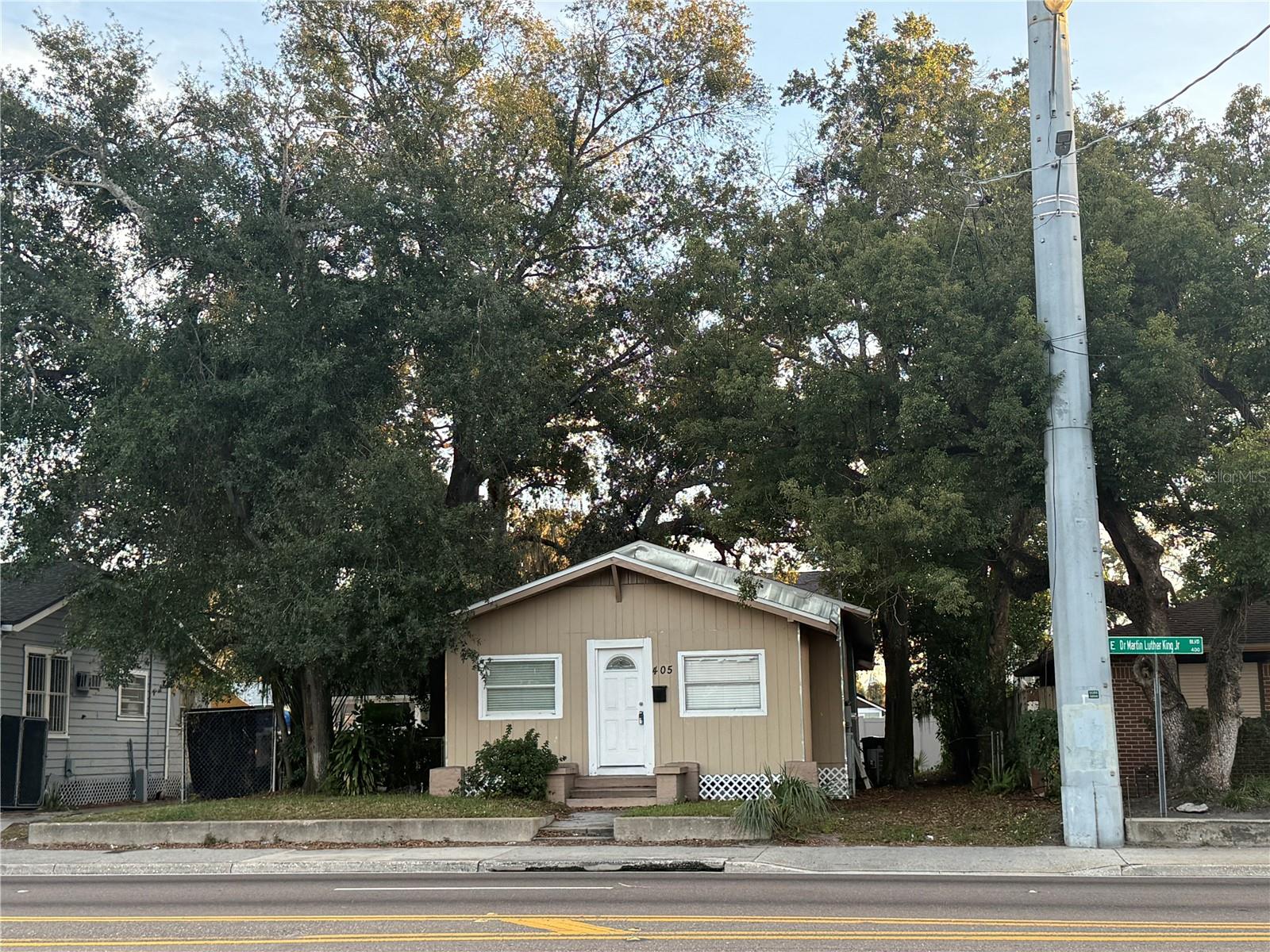 Single Family Residence in TAMPA, FL - Daniel Dourado