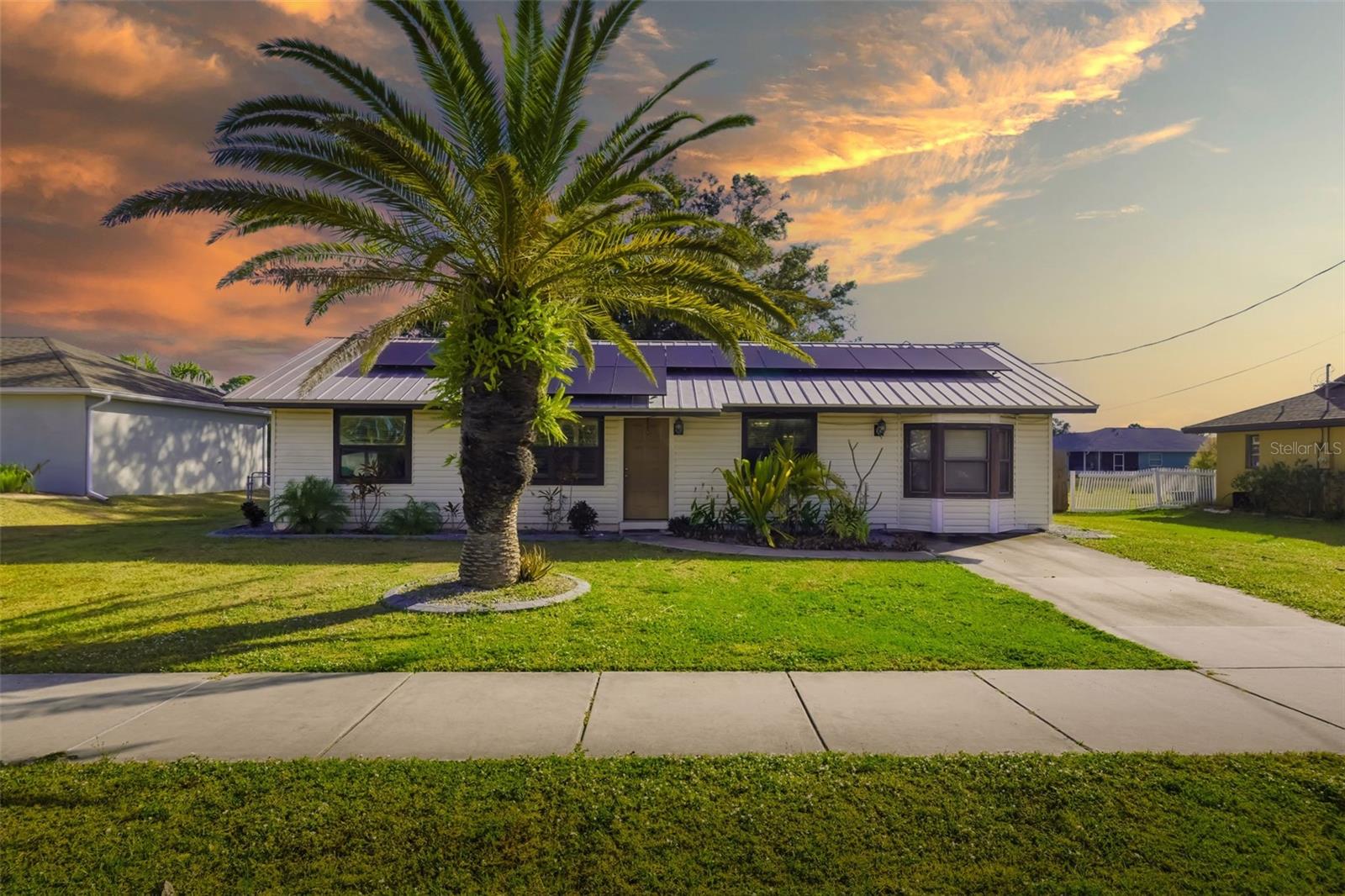 Single Family Residence em ENGLEWOOD, FL - Daniel Dourado