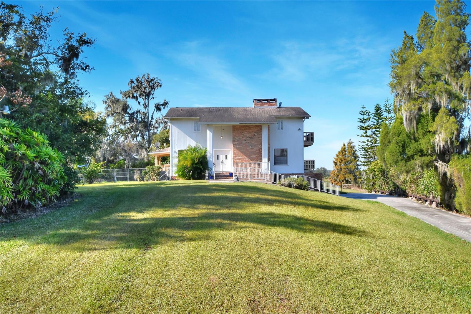 Single Family Residence in PLANT CITY, FL - Daniel Dourado