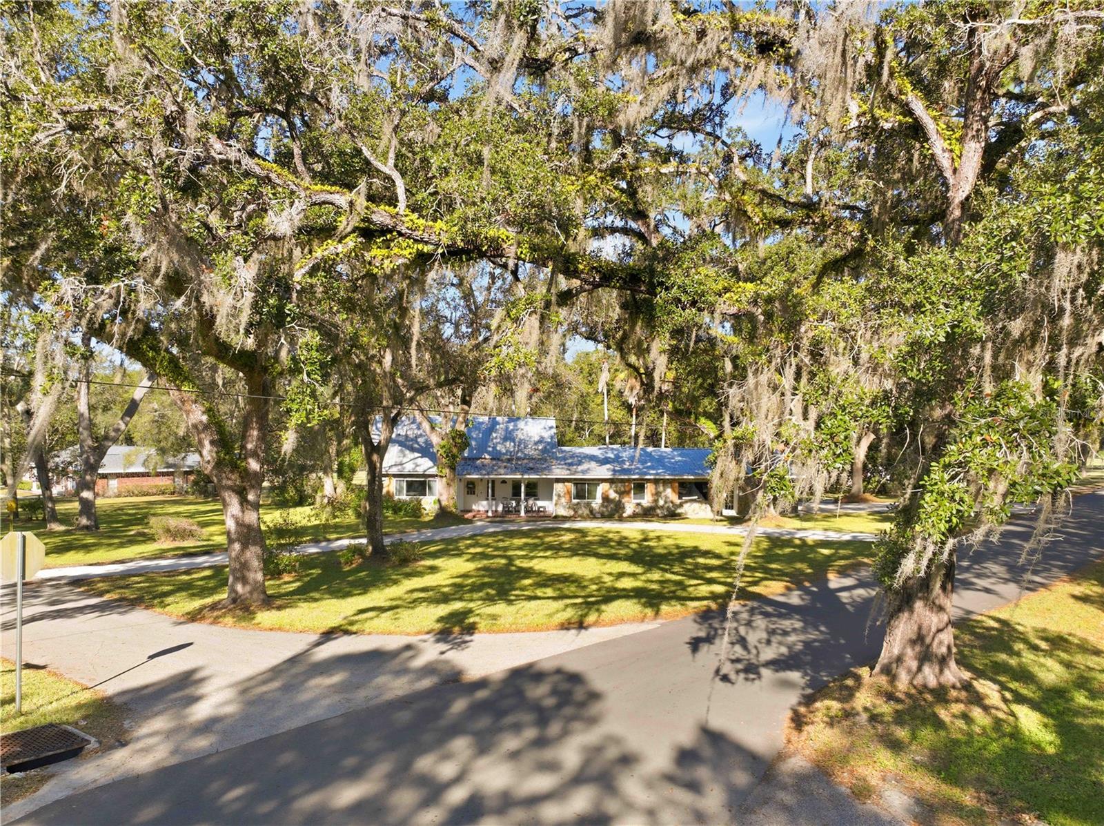 Single Family Residence in BROOKSVILLE, FL - Daniel Dourado