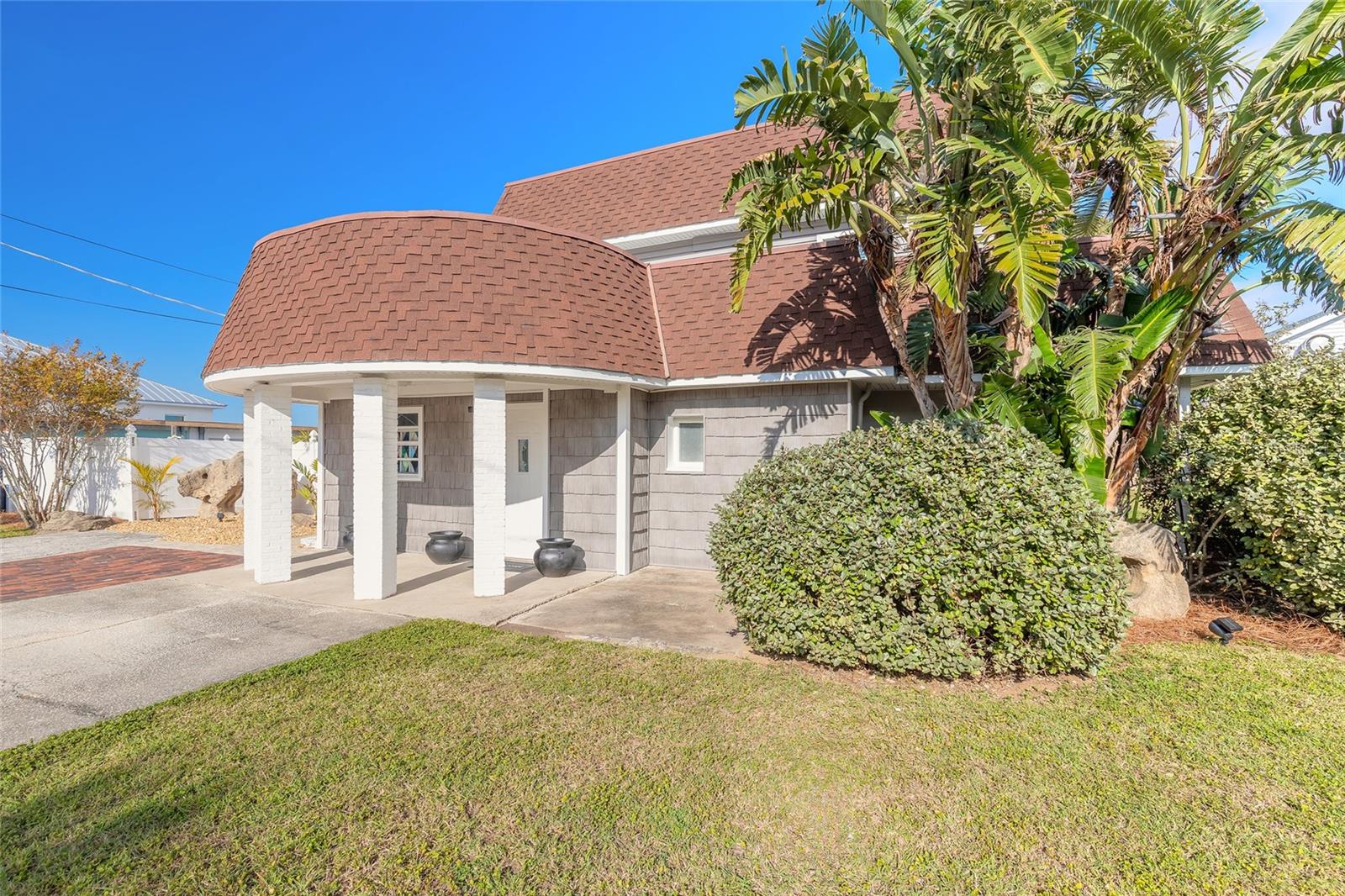 Single Family Residence in DAYTONA BEACH, FL - Daniel Dourado