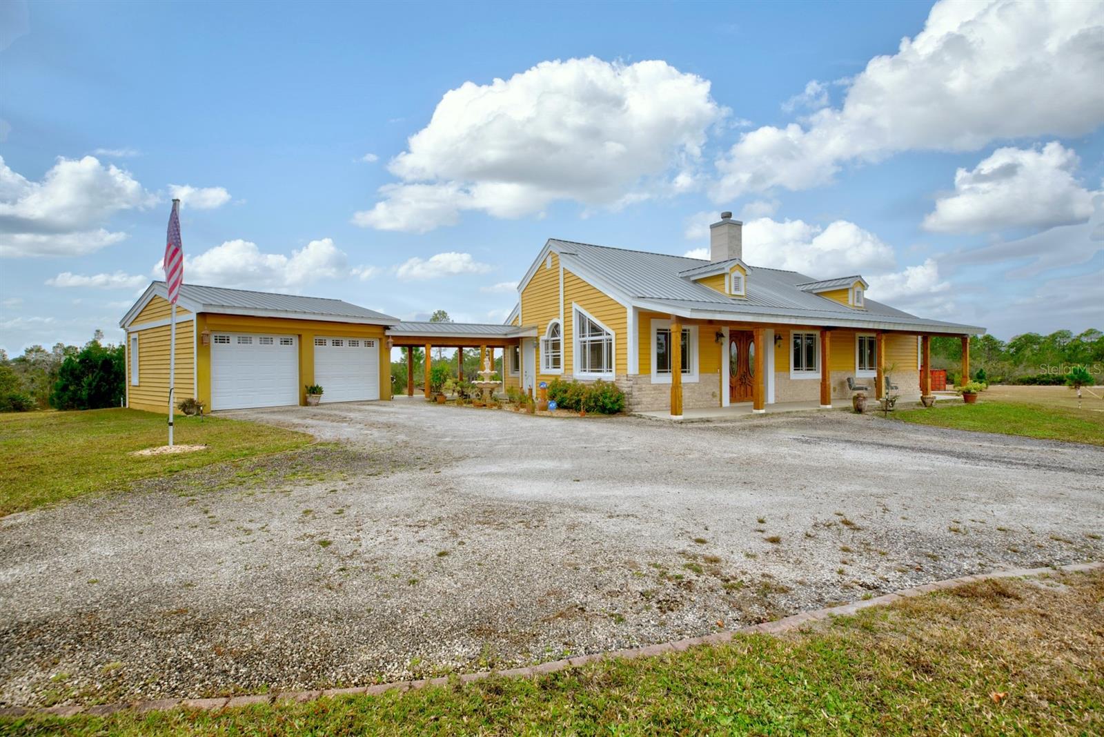 Single Family Residence in VENUS, FL - Daniel Dourado