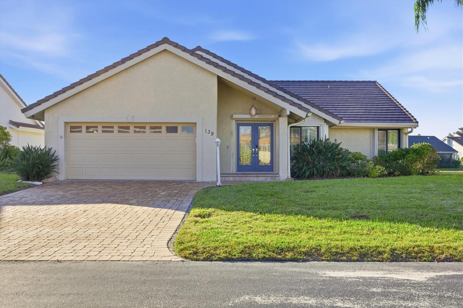 Single Family Residence in NOKOMIS, FL - Daniel Dourado