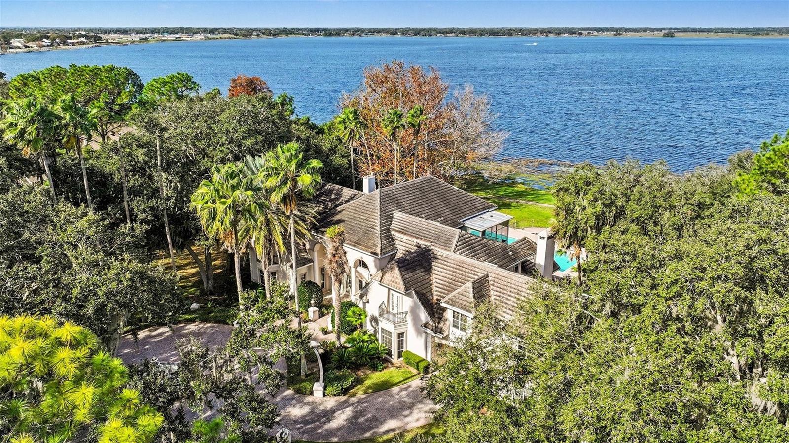 Single Family Residence in AUBURNDALE, FL - Daniel Dourado