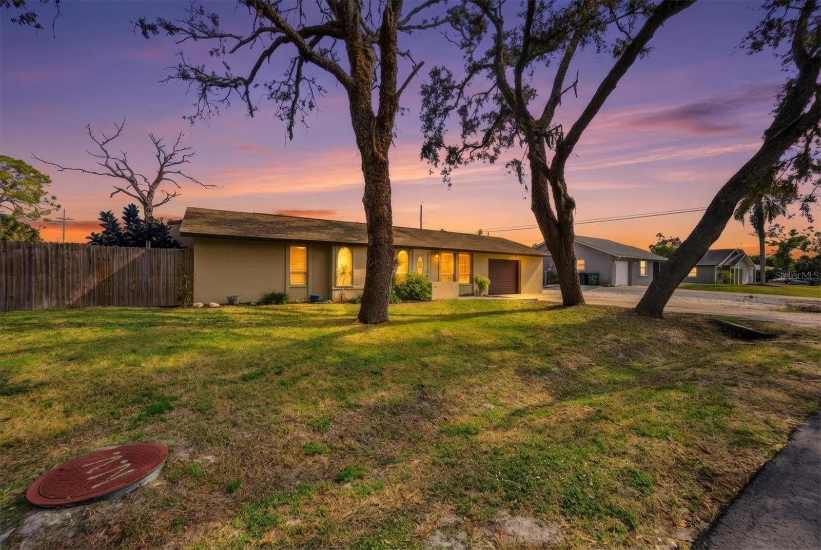 Single Family Residence in VENICE, FL - Daniel Dourado