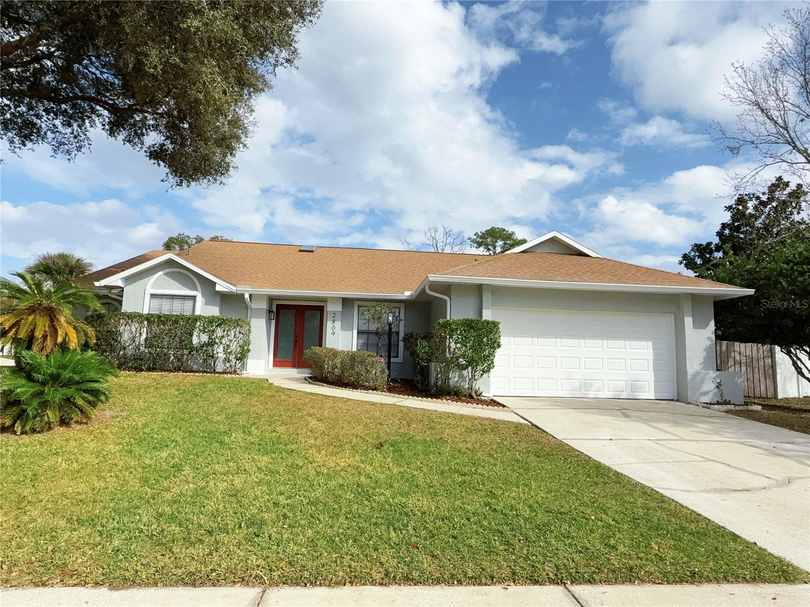 Single Family Residence in OVIEDO, FL - Daniel Dourado