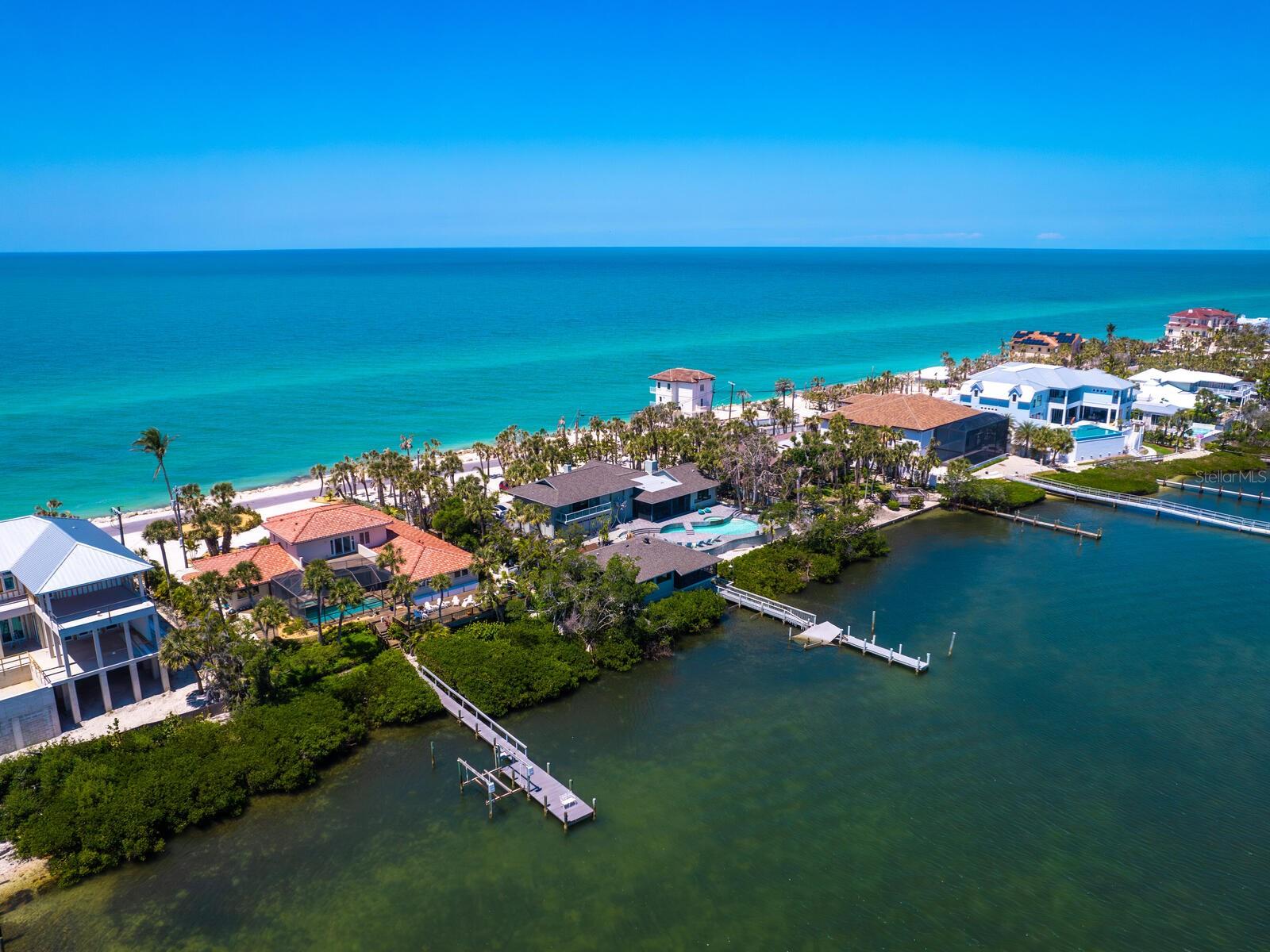 Single Family Residence in NOKOMIS, FL - Daniel Dourado