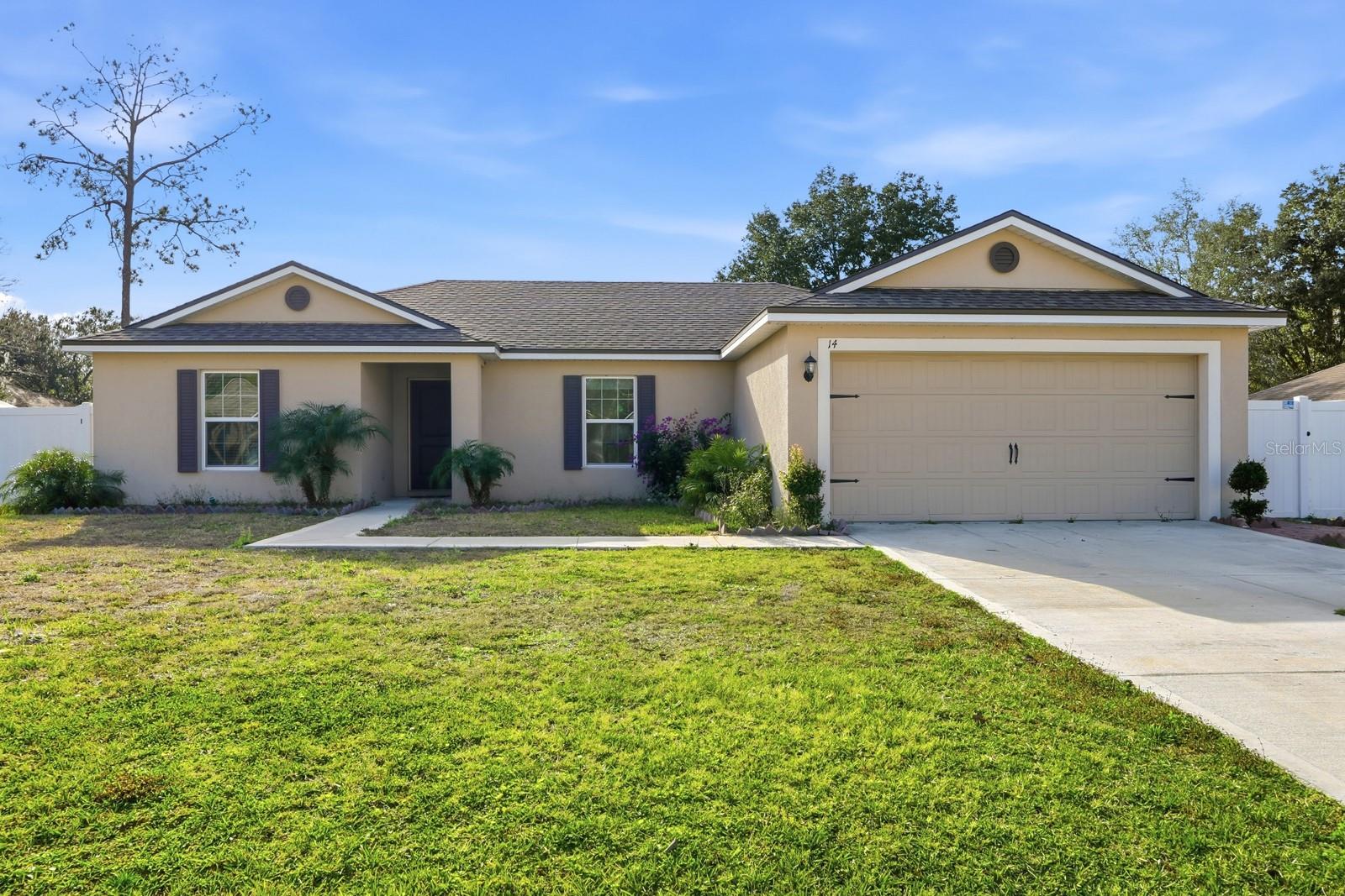 Single Family Residence in PALM COAST, FL - Daniel Dourado