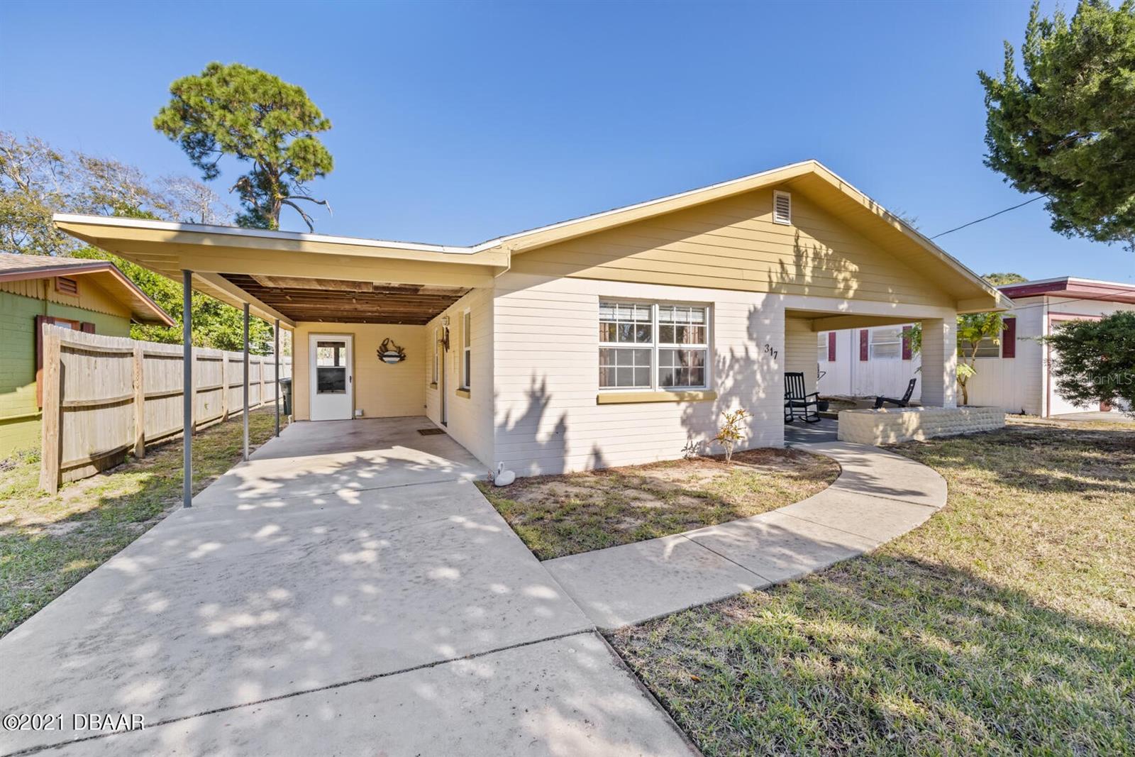 Single Family Residence in DAYTONA BEACH, FL - Daniel Dourado