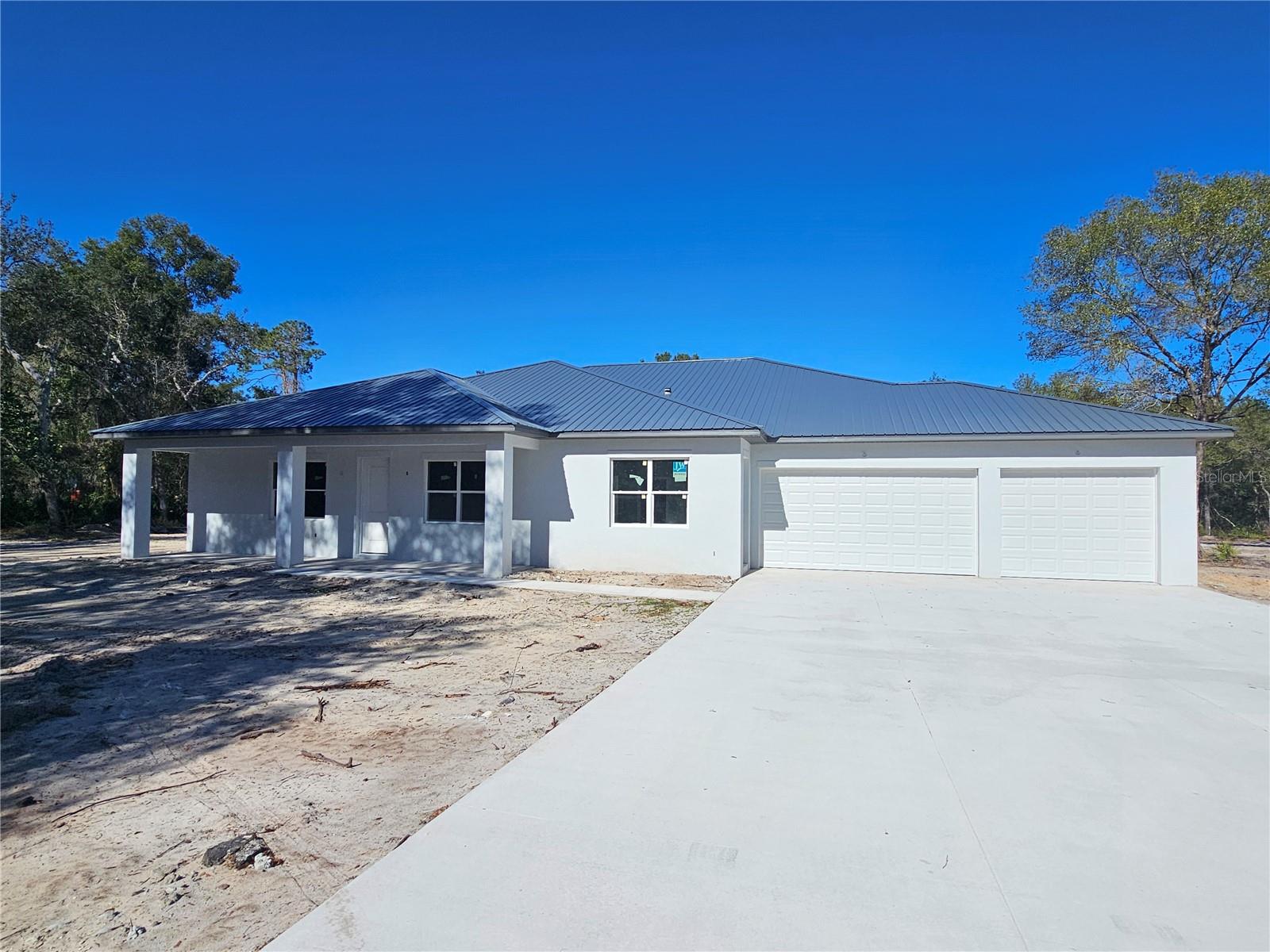 Single Family Residence in DELAND, FL - Daniel Dourado