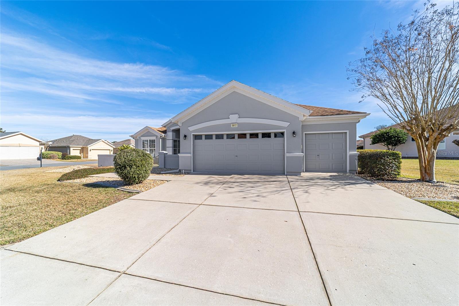 Single Family Residence in SUMMERFIELD, FL - Daniel Dourado