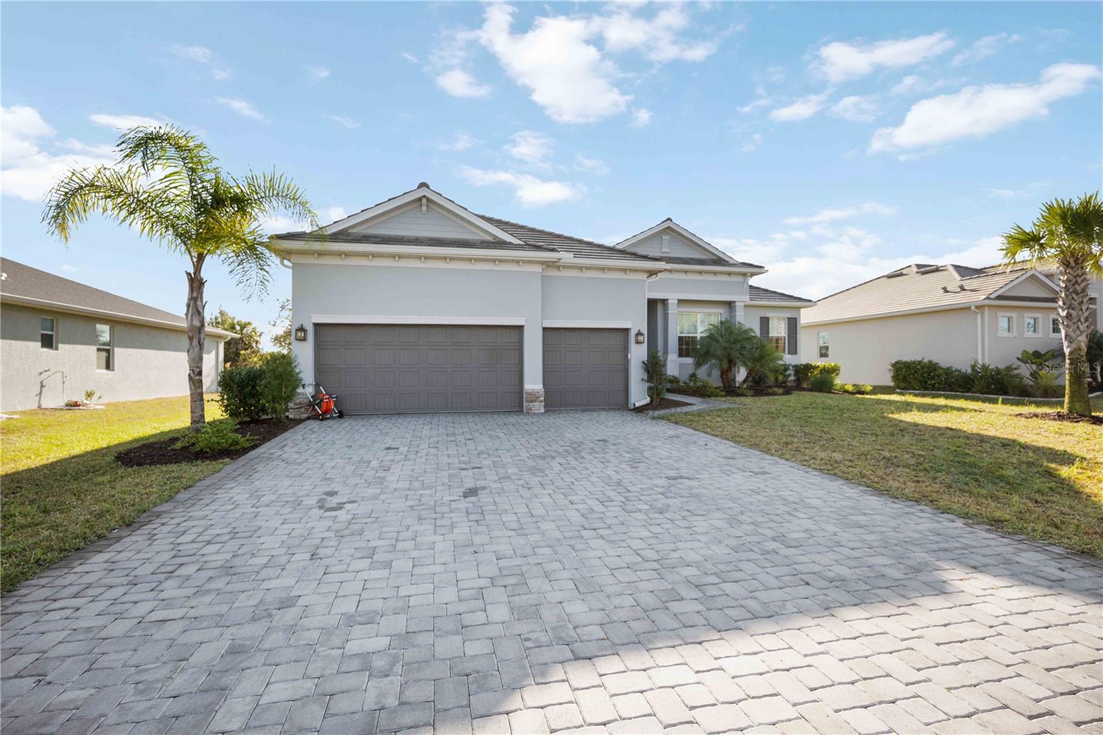 Single Family Residence em PORT CHARLOTTE, FL - Daniel Dourado