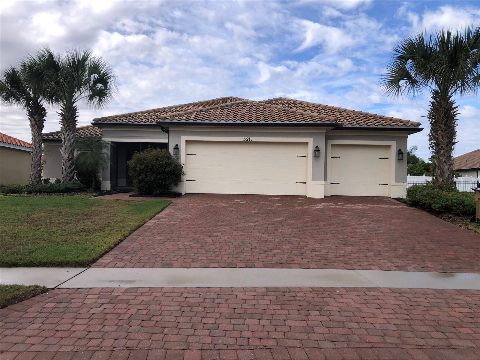 Single Family Residence in KISSIMMEE, FL - Daniel Dourado