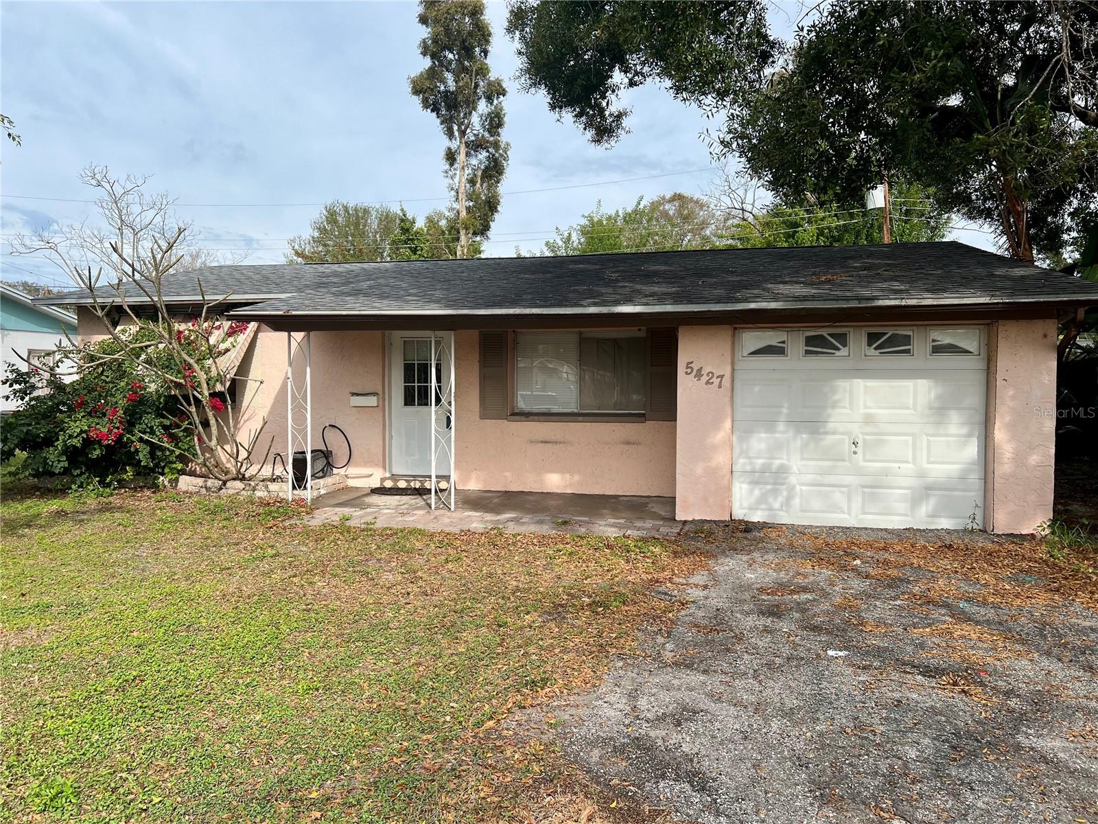 Single Family Residence em PINELLAS PARK, FL - Daniel Dourado