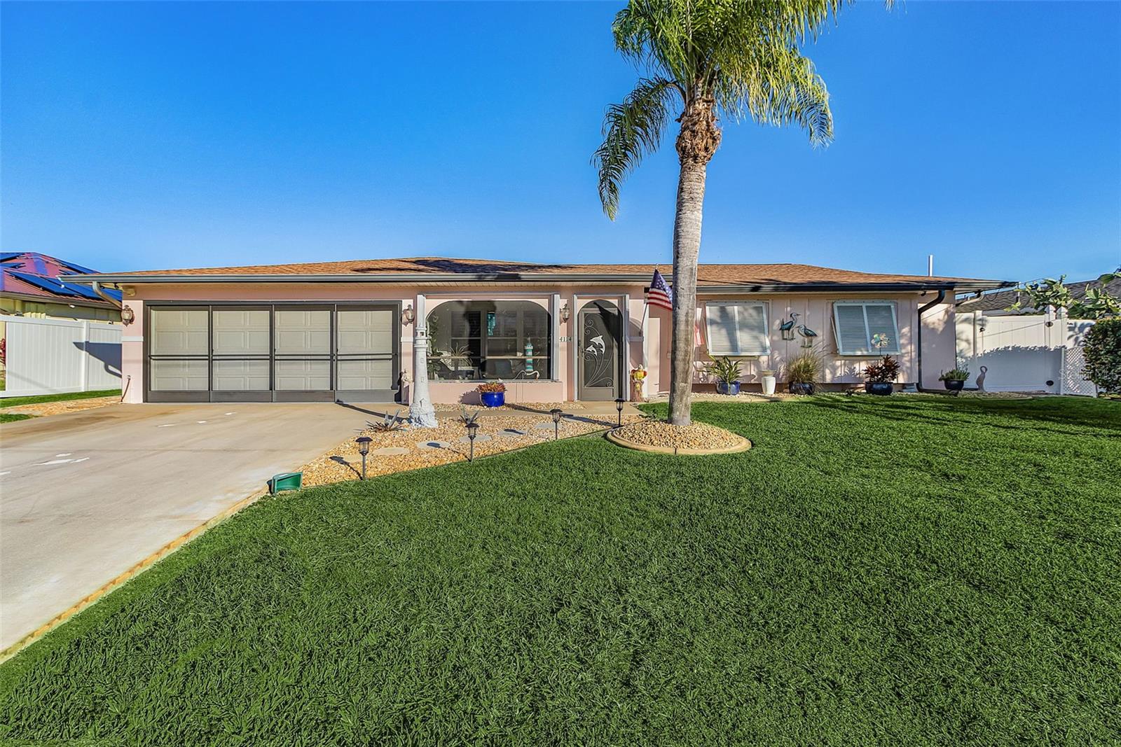 Single Family Residence em PORT CHARLOTTE, FL - Daniel Dourado